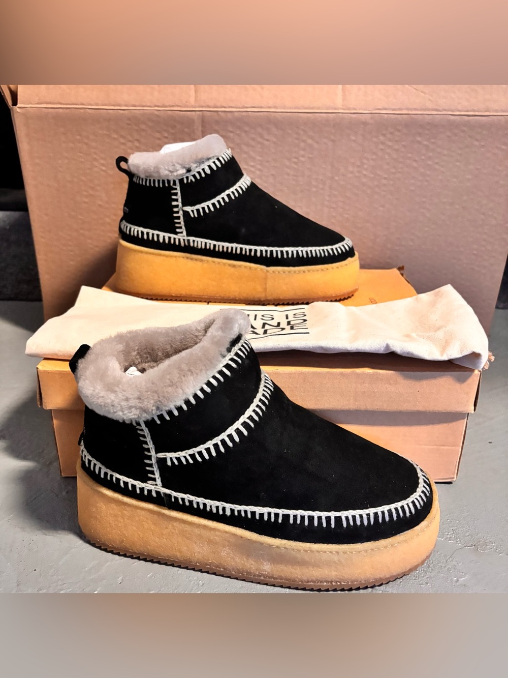 Laidback London Nyuki Low Platform Boots Black Suede Light Gray Womens 6